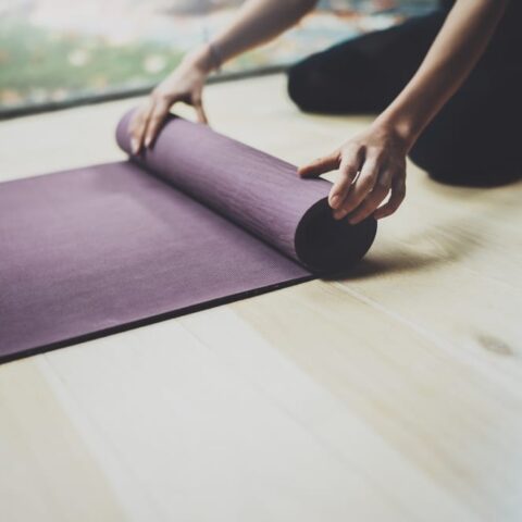 How to Clean Lululemon Yoga Mats (Cleaning Instructions & DIY Recipe)