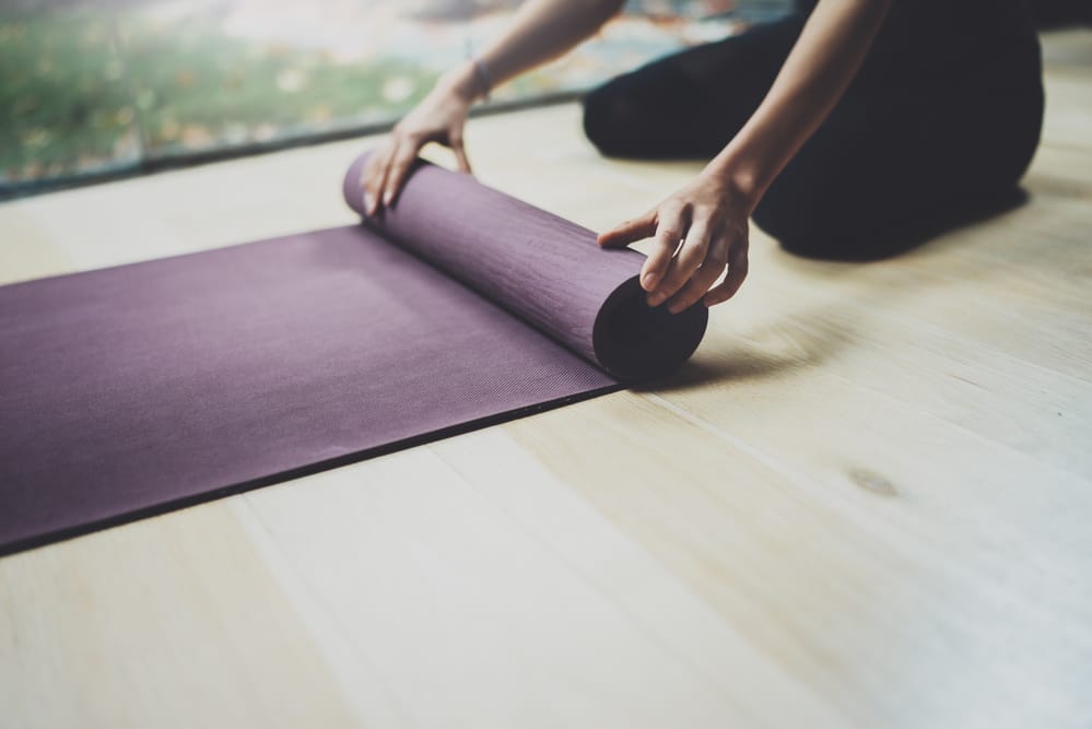 How to Clean Lululemon Yoga Mats (Cleaning Instructions & DIY Recipe)